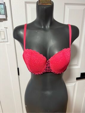 pink bra